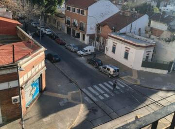 Departamento de 3 ambientes, Villa Urquiza · V. Urquiza: 3 Amb. Balcón Calle, Muy Lum. Roosevelt 4300