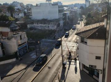 Departamento de 3 ambientes, Villa Urquiza · V. Urquiza: 3 Amb. Balcón Calle, Muy Lum. Roosevelt 4300