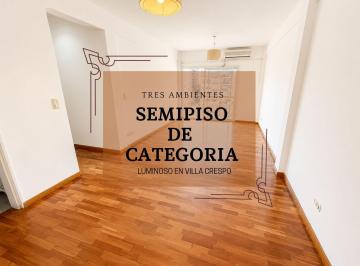 Departamento · 54m² · 3 Ambientes · 1 Cochera · Venta Semipiso Luminoso en Villa Crespo