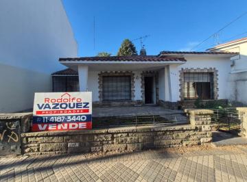 Casa de 4 ambientes, Esteban Echeverría · Hermoso Chalet en Venta!