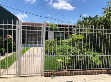 Casa de 1 ambiente, Almirante Brown · Casa en Excelente Estado. Apto Credito.