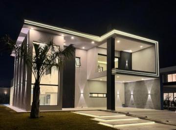 Casa · 251m² · 4 Ambientes · 6 Cocheras · Casa en Venta en Lagos de Canning 1