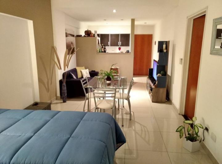 Departamento Al Frente con Balcón