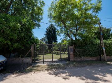 Quinta vacacional · 182m² · 3 Ambientes · En Venta Quinta con Gran Terreno, Piscina y Excelente Ubicación en Colastiné Norte
