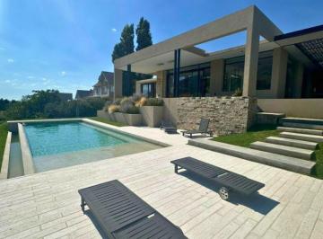 Casa de 4 ambientes, Tandil · Alquila Importante Propiedad Amoblada en Country Aires de Tandil