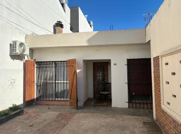 Casa · 100m² · 3 Ambientes · 1 Cochera · Alquiler de Casa en San Miguel