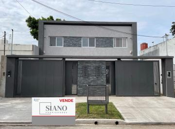 Casa de 4 ambientes, San Isidro · 4 Amb. Moderno C/jardín, Parrilla y Cochera.