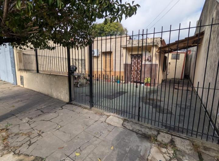 Casa · 110m² · 3 Ambientes · 2 Cocheras