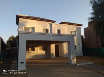 Casa · 200m² · 3 Ambientes · Casa en Alquiler - Barrio San Alfonso II