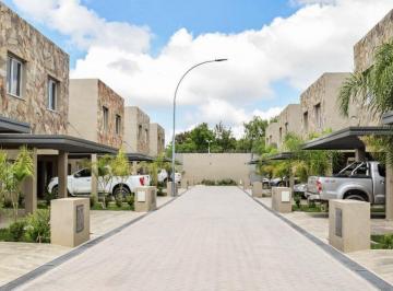Casa · 104m² · 5 Ambientes · 1 Cochera · Alquilo Duplex en Vitta Housing 3 Dormitorio