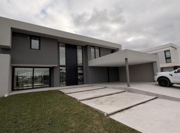 Casa · 320m² · 5 Ambientes · 2 Cocheras · Venta Casa 4 Ambientes Tierras del Mar, Mar del Plata