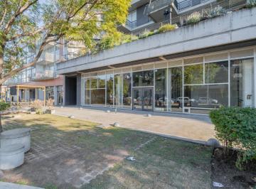 Local comercial · 323m² · 7 Ambientes · 1 Cochera · Doho Local en Pb con Cochera. Planta Libre Al Frente, con Ventana Piso a Techo. Salida a 4 Vientos.