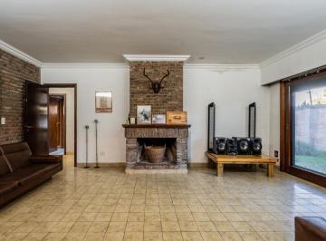 Casa · 383m² · 5 Ambientes · 3 Cocheras · Casa · en Venta · 5 Ambientes · en Amplio Espacio Verde C/ Pileta · Barrio Bello Horizonte · Gral. P