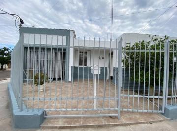 Casa de 7 ambientes, Luzuriaga · Venta Casa Esquina, 4 Hab. Maipu, Mendoza