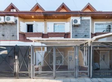 PH · 80m² · 4 Ambientes · 1 Cochera · Triplex con Patio y Cochera, Lanus Este