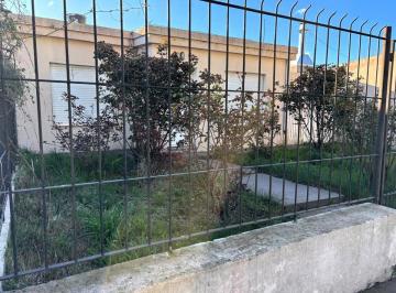 Casa · 70m² · 3 Ambientes · 1 Cochera · Casa en Venta en Benito Juarez