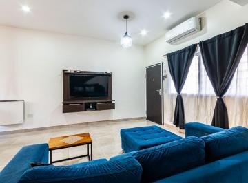 Casa · 180m² · 4 Ambientes · 1 Cochera · Venta Casa en Wilde de 4 Ambientes.