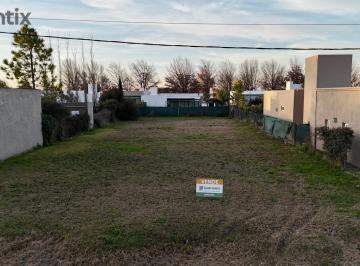 Terreno · 900m² · Lote de 900 m² en Barrio Álamos del Aeroclub