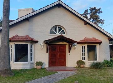 Casa · 339m² · 8 Ambientes · 3 Cocheras · Venta Casa Mapuche 8 Amb Sobre Terreno de 1270 m