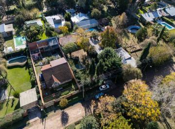 Casa · 70m² · 3 Ambientes · 1 Cochera · Casa Quinta en Venta en El Pato