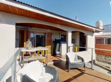 Casa · 105m² · 4 Ambientes · 1 Cochera · Casa en Venta con Local Quilmes