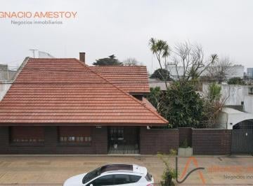 Casa · 380m² · 5 Ambientes · 1 Cochera · Casa en Tandil