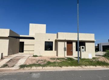 Casa · 70m² · 3 Ambientes · 1 Cochera · Venta Casa Esquina Oportunidad en Docta Etapa 4