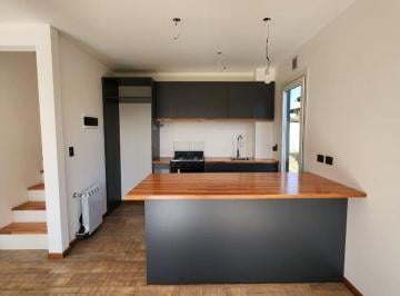 Casa · 100m² · 4 Ambientes · 1 Cochera · Casa en PH - Vista Al Lago - a Estrenar