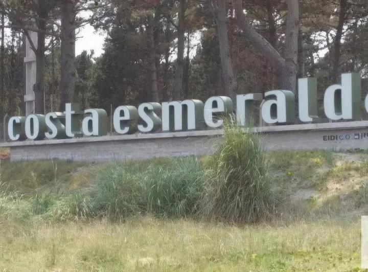 Terreno · 840m²