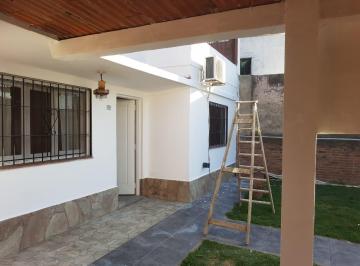 Casa de 3 ambientes, Malvinas Argentinas · Casa a Cuadras de La Estación y a Una Cuadra de Calle Principal