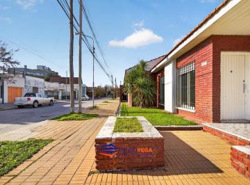 Casa · 180m² · 4 Ambientes · 1 Cochera · Casa a La Venta en General Rodriguez