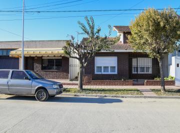 Casa · 190m² · 6 Ambientes · 1 Cochera · Venta en Block. dos Propiedades Sobre Doble Lote, Oportunidad Vivienda, Local Comercial. Tandil