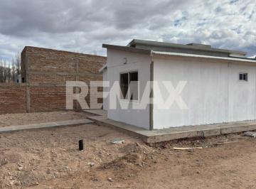 Casa · 62m² · 4 Ambientes · 1 Cochera · Venta Casa 2 Dorm. B° Las Lilas - Plottier