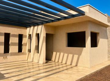 Casa · 140m² · 5 Ambientes · 2 Cocheras · Casa - Vistalba