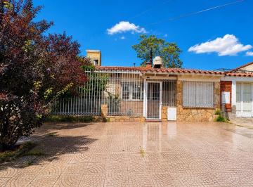 Casa · 125m² · 4 Ambientes · Casa - Villa Hipodromo