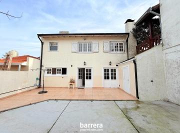Casa · 230m² · 4 Ambientes · 1 Cochera · Importante Chalet 5 Amb a m del Parque Primavesi