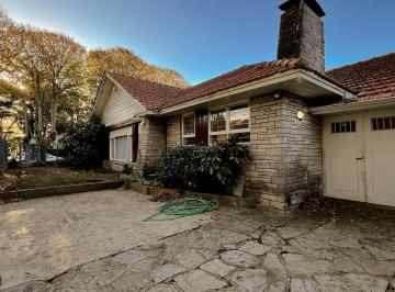 Casa · 295m² · 5 Ambientes · 3 Cocheras · Casa en Los Troncos