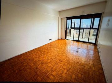 Departamento Venta 76m² de 3 ambientes · Ideal - Muy Lindo Dpto 3 Amb con Balcon Al Frente y 2 Cocheras Cubiertas