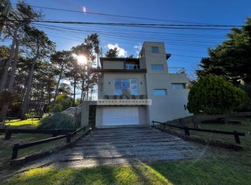 Casa · 341m² · 7 Ambientes · Vivi El Lujo y La Amplitud a m del Mar en Mar Azul