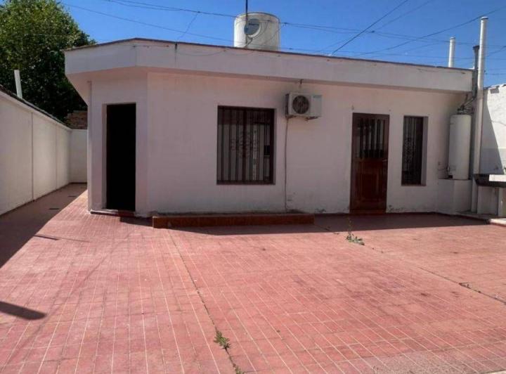 Casa · 70m² · 4 Ambientes · 1 Cochera
