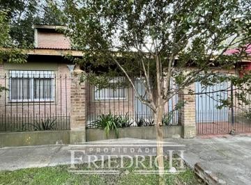 Casa · 80m² · 3 Ambientes · 1 Cochera · Casa en Venta - Bransen 400 - General Rodriguez