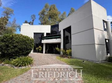 Casa · 346m² · 6 Ambientes · 7 Cocheras · Casa en Venta Country Campos de Alvarez