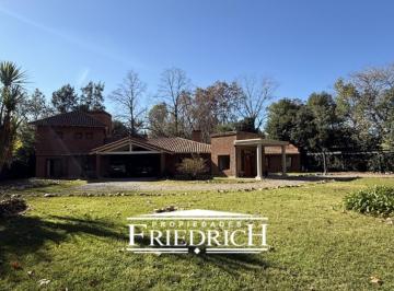 Casa · 708m² · 8 Ambientes · Casa Highland Park Country Club