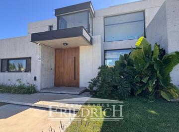 Casa · 300m² · 4 Ambientes · 4 Cocheras · Casa en Alquiler - Comarcas de Lujan, Barrio San Roque