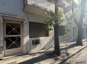 Departamento · 60m² · 3 Ambientes · Departamento 3 Ambientes con Patio Propio Al Frente en Caballito