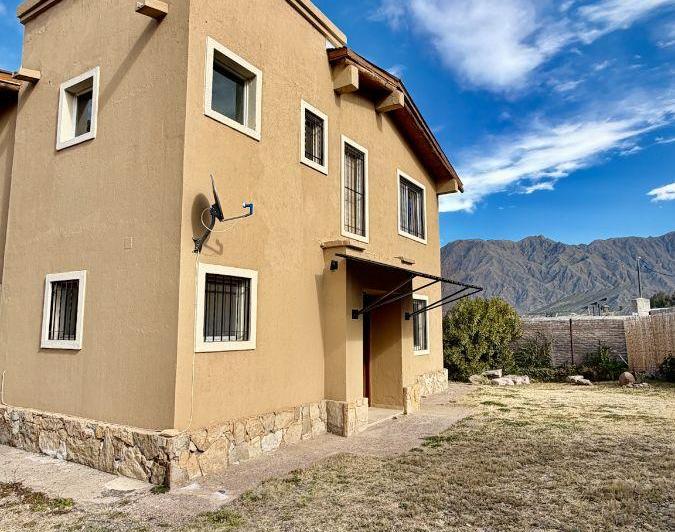 Casa · 190m² · 5 Ambientes · 4 Cocheras