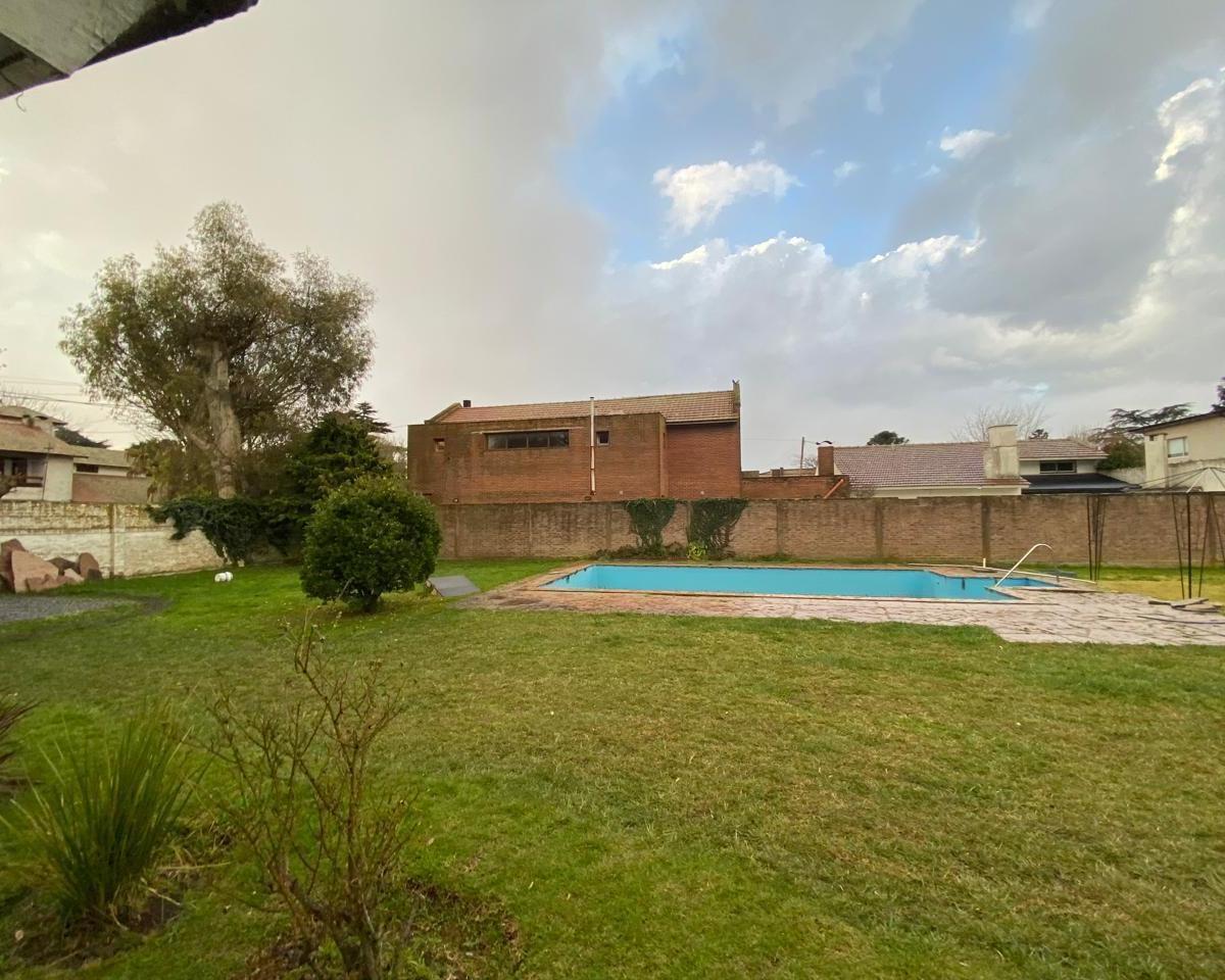 Lote 347m² con piscina — La Florida