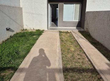 Casa de 3 ambientes, Centenario · Dúplex en Alquiler - Barrio Perticone, Centenario
