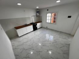 Venta ph 2 ambientes reciclado A nuevo con patio propio