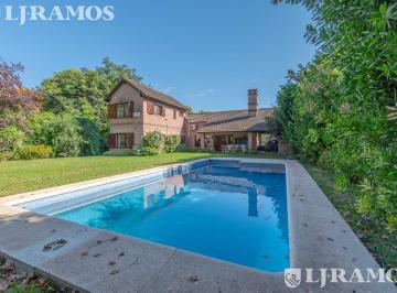 Casa · 192m² · 5 Ambientes · 2 Cocheras · Venta. Clasica Casa. en Barrio El Estribo. Km 38,5 Panam. Ramal Pilar